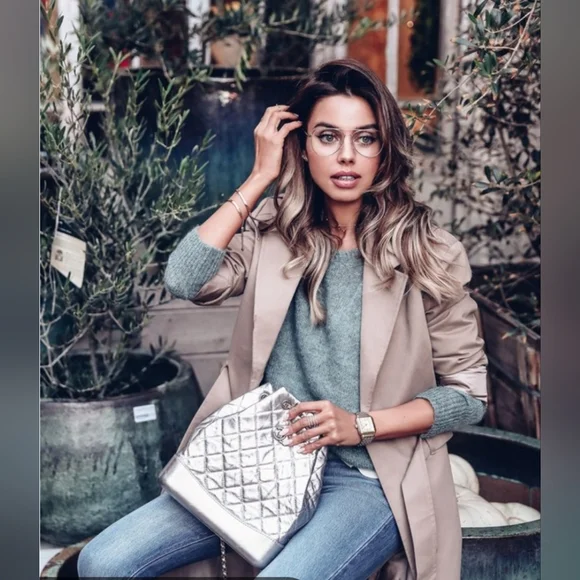 ❌️SOLD❌️ SMALL GABRIELLE SILVER BACKPACK - Picture 9 of 9